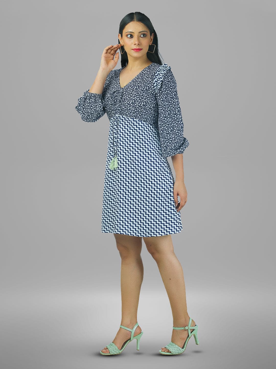 Floral printed V Neck 3/4 Sleeve Dress.