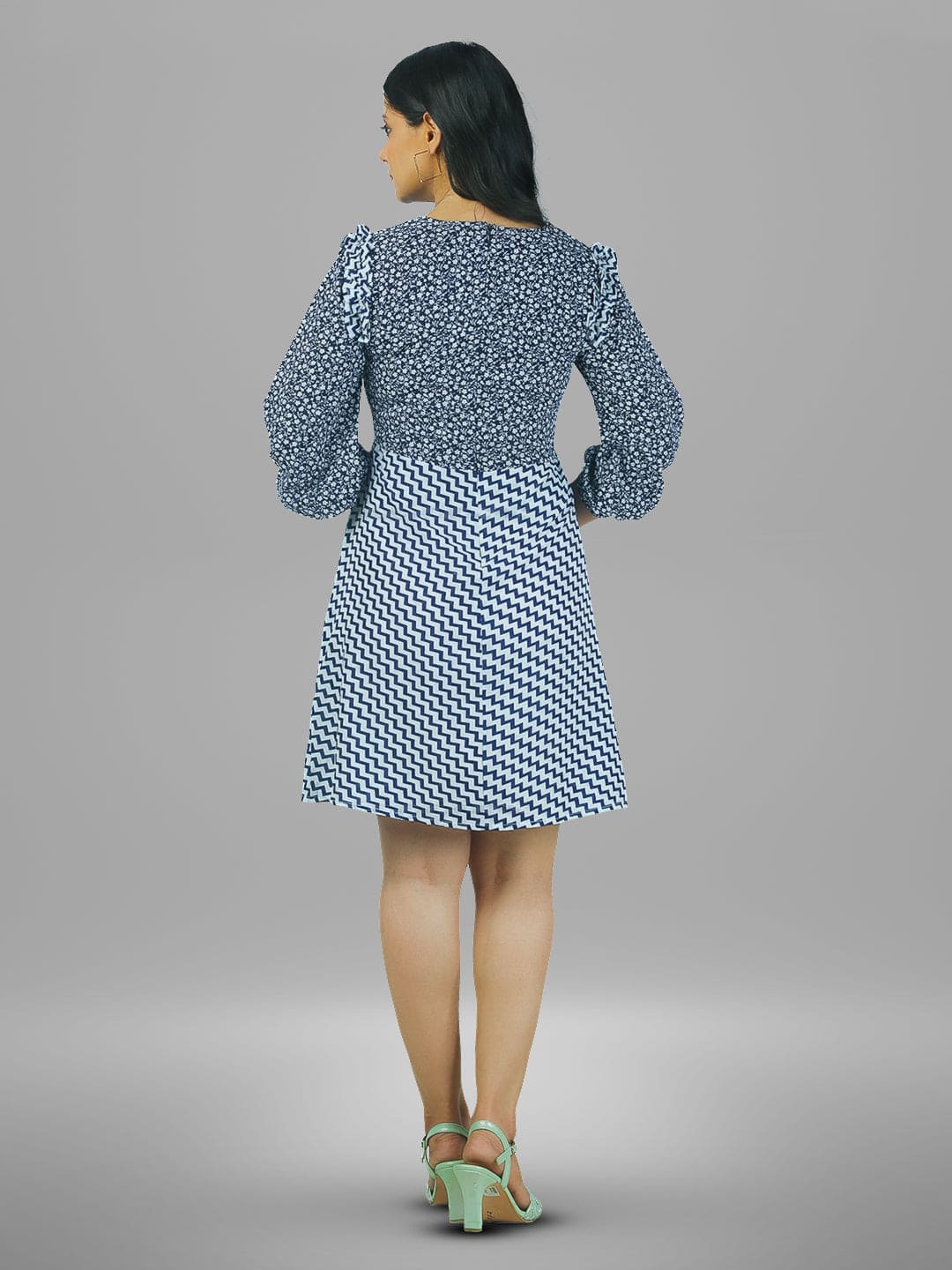 Floral printed V Neck 3/4 Sleeve Dress.