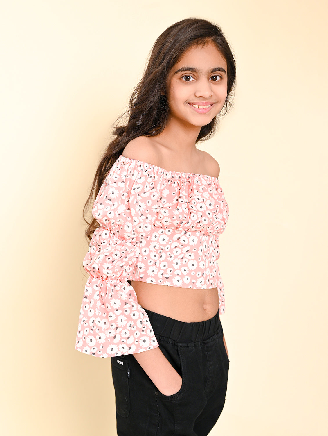 Floral print off shoulder Top.