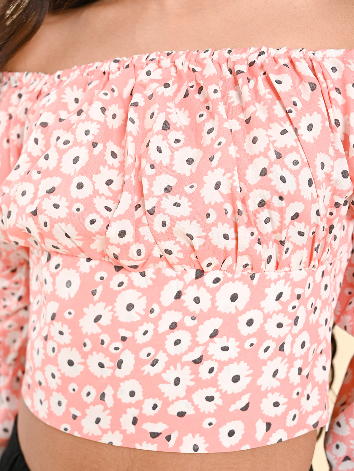 Floral print off shoulder Top.